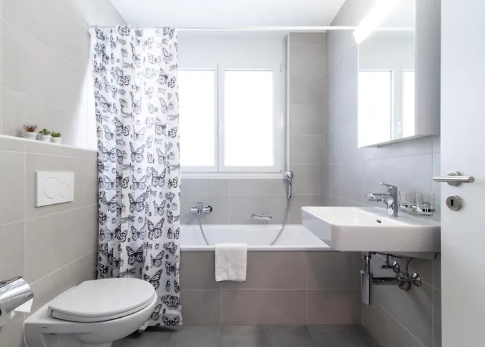 Modern 2 Bedrooms At Le Bouveret. Self-checkin. Apartamento Port-Valais