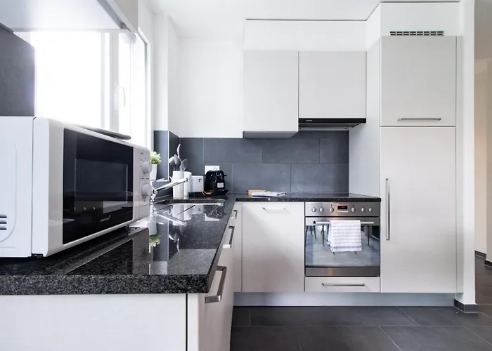 Modern 2 Bedrooms At Le Bouveret. Self-checkin. Apartamento Port-Valais