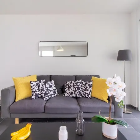 Modern 2 Bedrooms At Le Bouveret. Self-checkin. דירה Port-Valais